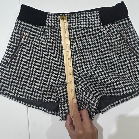 Five Plus Shorts Womens Large, Runs Smaller, Black White Houndstooth Lined - Picture 5 of 15